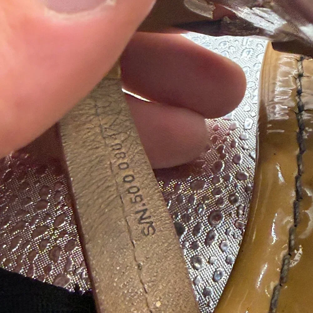 Size 9M Tory Burch Miller‎ Tan Womens Patent Leather Thong Flip Flops Sandal
